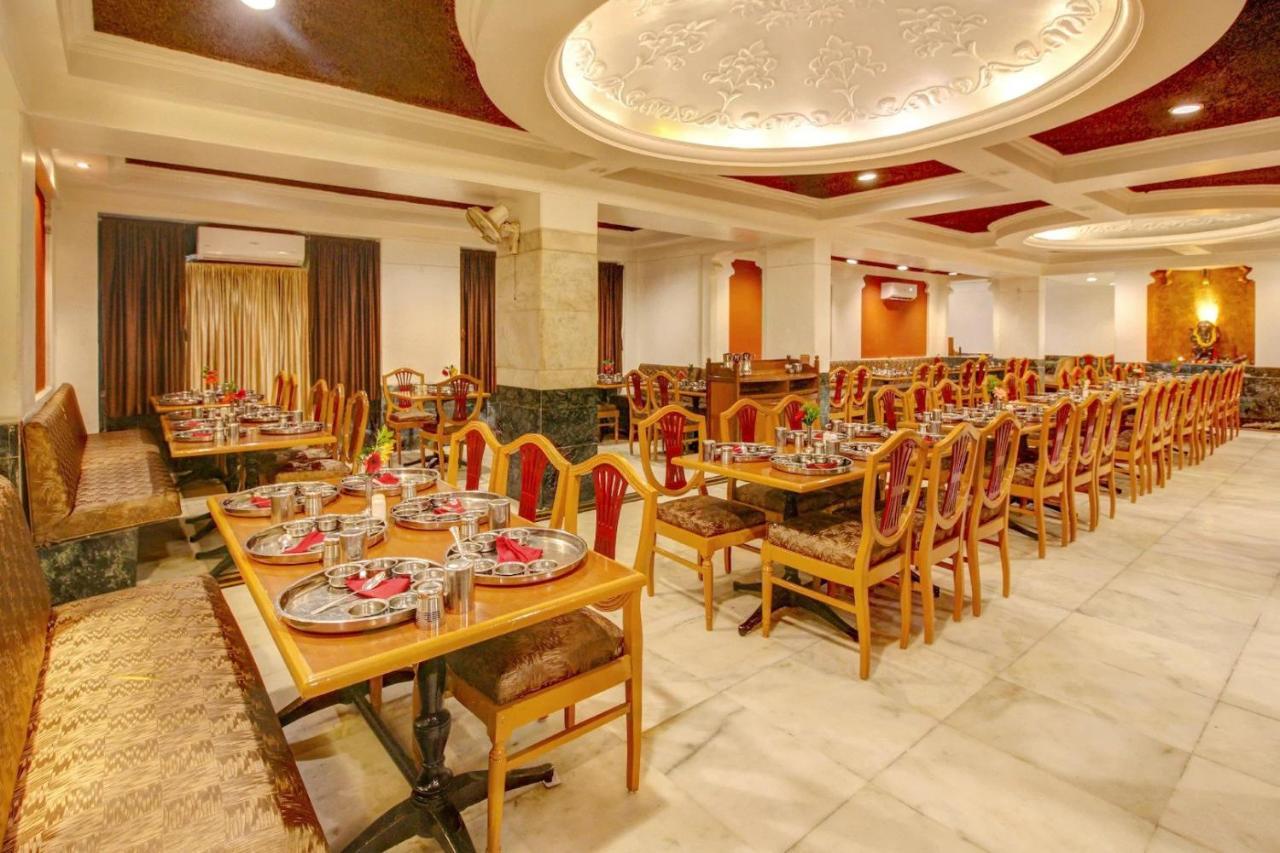 Hotel Yuvraj Vadodara Exterior photo