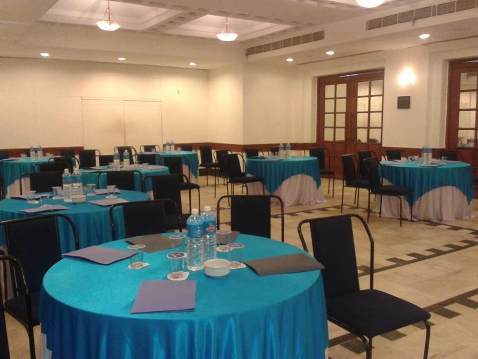 Hotel Yuvraj Vadodara Exterior photo